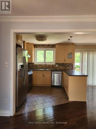 12 Bowshelm Court, Mississauga, ON 