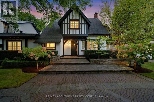 426 TRAFALGAR ROAD  Oakville, ON L6J 3H7