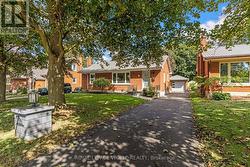 135 PATRICIA AVENUE  Kitchener, ON N2M 1J5