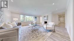15 FARRINGTON DRIVE Toronto, ON M2L 2B4