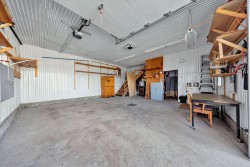 Garage - 