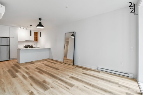 112-2121 Av. Papineau , Montréal (Ville-Marie), QC H2K 4J5 2