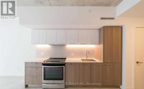 710 - 30 BASEBALL PLACE , Toronto, Ontario M4M 0E8 2