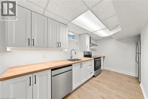52 BOGART Street , St. Catharines, Ontario L2M 1G3 3