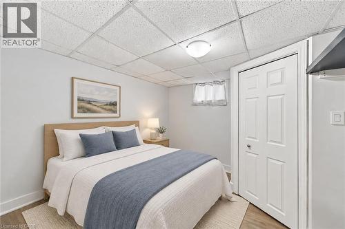 52 BOGART Street , St. Catharines, Ontario L2M 1G3 5