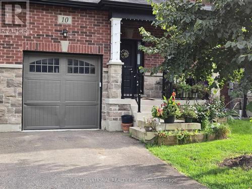 10 GORD MATTHEWS WAY , Uxbridge, Ontario L9P 0E9 1