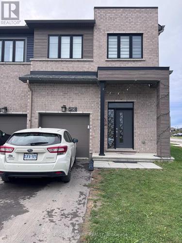 700 FAIRLINE ROW , Ottawa, Ontario K2V 0V6 2