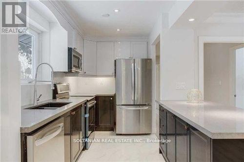44 TREMONT CRESCENT , Toronto, Ontario M3B 2S2 5