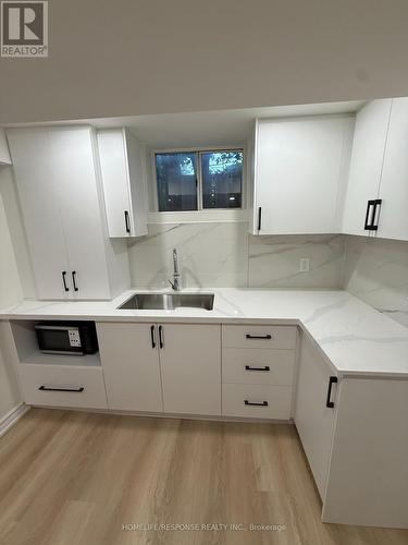 208 LAKE PROMENADE , Toronto, Ontario M8W 1A8 4