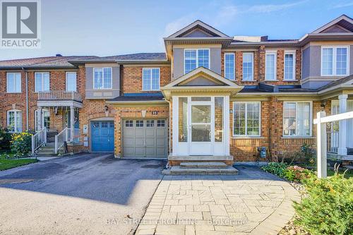 25 WATERTON CRESCENT  Richmond Hill, ON L4B 4L7