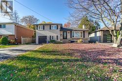 2121 BRIDGE ROAD  Oakville, ON L6L 2E8