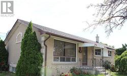 35 WARNICA AVENUE Toronto, ON M8Z 1Z5