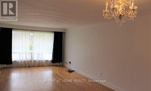 35 WARNICA AVENUE , Toronto, Ontario M8Z 1Z5 5