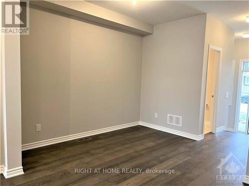 681 ALLIED MEWS , Ottawa, Ontario K2S 2Z6 4