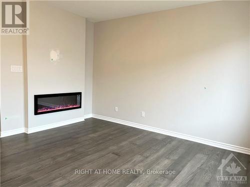 681 ALLIED MEWS , Ottawa, Ontario K2S 2Z6 5