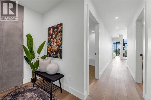 24 AUGUSTA Street Unit# 808 , Hamilton, Ontario L8N 0B7 2