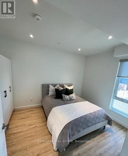 706 - 741 KING STREET W , Kitchener, Ontario N2G 1E5 5