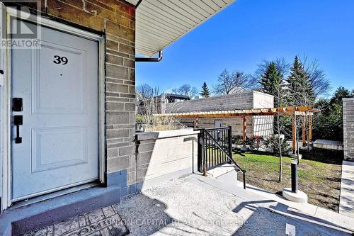 39 - 57 FINCH AVENUE W , Toronto, Ontario M2K 0K9 5