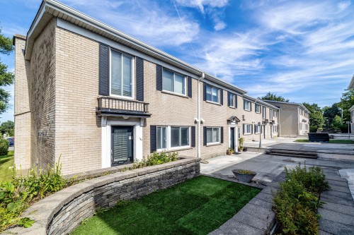 185 Av. Brittany  Mont-Royal, QC H3P 1A7