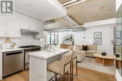 805 - 533 RICHMOND STREET W  Toronto, ON M5V 3Y1