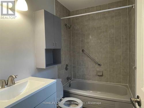 UPPER - 2 GIBBON DRIVE , Barrie, Ontario L4N 6G3 4