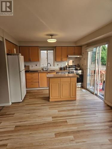 81 BEACONSFIELD AVENUE , Brampton, Ontario L6Y 4S1 3