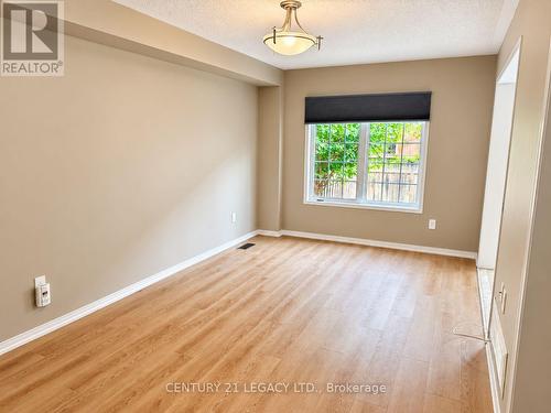 3317 MIKALDA ROAD , Burlington, Ontario L7M 0K8 4