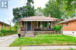 39 CALUMET CRESCENT Toronto, ON M1H 1W4