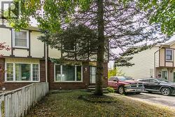 157 OLD CARRIAGE Drive  Kitchener, ON N2P 1H5