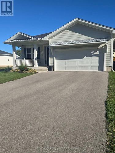 87 THE PROMENADE , Central Elgin (Port Stanley), Ontario N5L 0B1 2