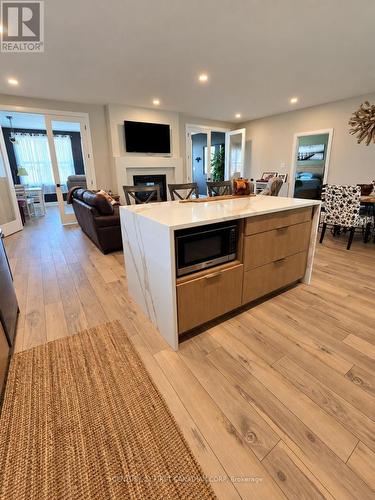 87 THE PROMENADE , Central Elgin (Port Stanley), Ontario N5L 0B1 4