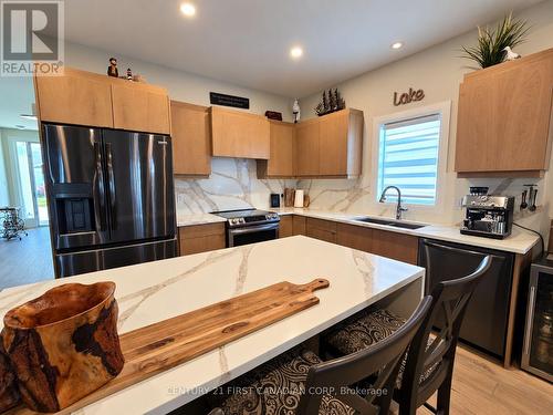 87 THE PROMENADE , Central Elgin (Port Stanley), Ontario N5L 0B1 5