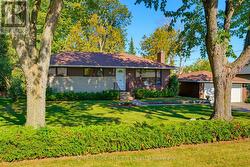 31 BASSWOOD AVENUE Ottawa, ON K2S 1M7