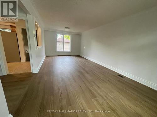 MAIN FLOOR - 116 CARTIER CRESCENT , Richmond Hill, Ontario L4C 2N6 2