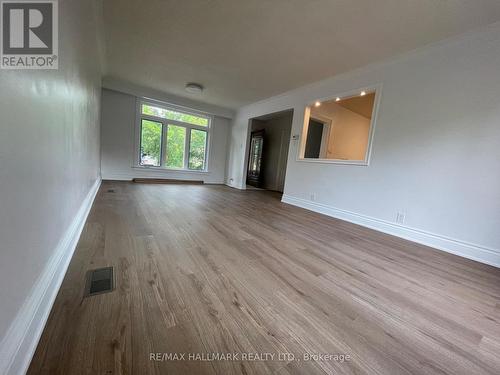 MAIN FLOOR - 116 CARTIER CRESCENT , Richmond Hill, Ontario L4C 2N6 3