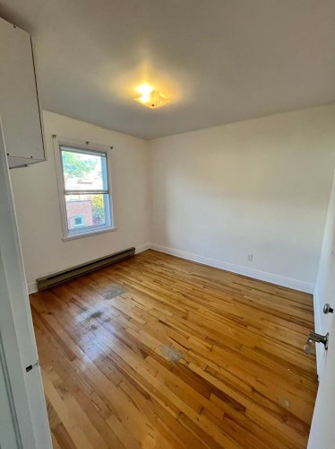 6922 Rue Jogues , Montréal (Le Sud-Ouest), QC H4E 2W8 5