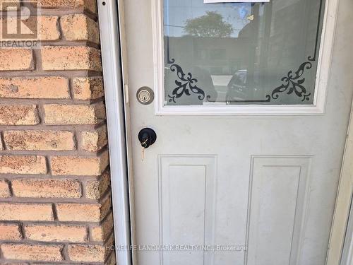 2 - 22 CENTRE STREET , Aurora, Ontario L4G 1J6 2