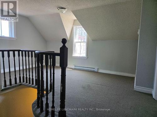 2 - 22 CENTRE STREET , Aurora, Ontario L4G 1J6 5