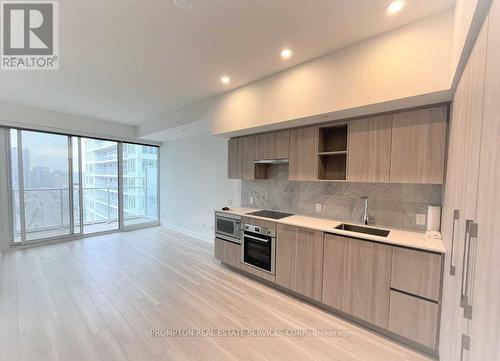 3807 - 19 BATHURST STREET , Toronto, Ontario M5V 0N2 2