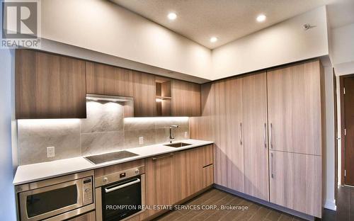 3807 - 19 BATHURST STREET , Toronto, Ontario M5V 0N2 3