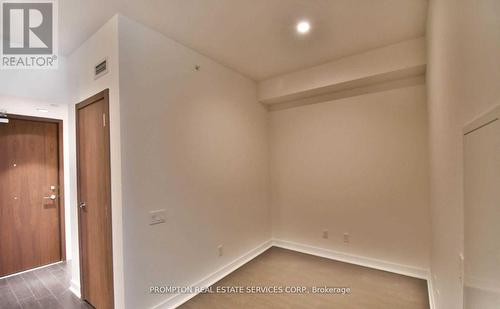 3807 - 19 BATHURST STREET , Toronto, Ontario M5V 0N2 5