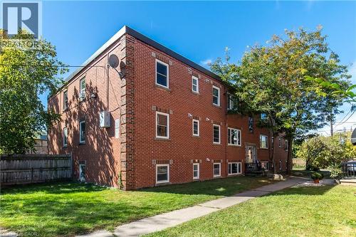 3 APPLEWOOD Avenue Unit# 3 , Stoney Creek, Ontario L8G 3S4