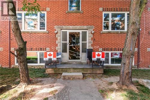 3 APPLEWOOD Avenue Unit# 3 , Stoney Creek, Ontario L8G 3S4 2