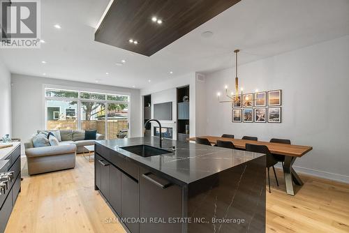 39 Oakwood Avenue N, Mississauga, ON 