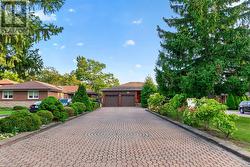 397 MAPLE LEAF DRIVE  Toronto, ON M6L 1P4