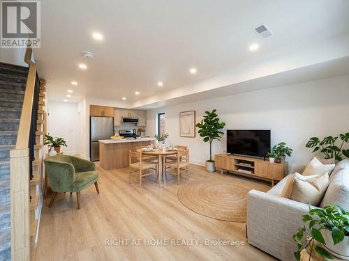 #3 - 151 GLEDHILL AVENUE , Toronto, Ontario M4C 5L1 3