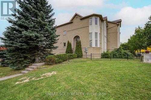 247 SHIRLEY DRIVE  Richmond Hill, ON L4S 1T9