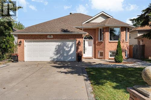 2222 LONGFELLOW AVENUE  Windsor, ON N9B 3J8