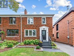 5 BEAUFIELD AVENUE  Toronto, ON M4G 3R2