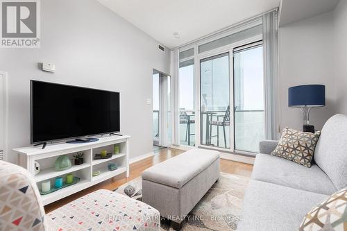 3809 - 65 BREMNER BOULEVARD , Toronto, Ontario M5J 0A7 2